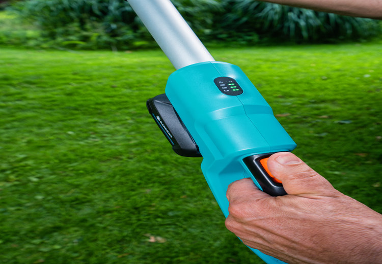 Battery Telescopic Hedge Trimmer THS 42/18V P4A solo