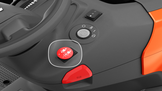 Elektrick&yacute; z&aacute;běr žac&iacute;ch nožů zahradn&iacute;ho traktoru