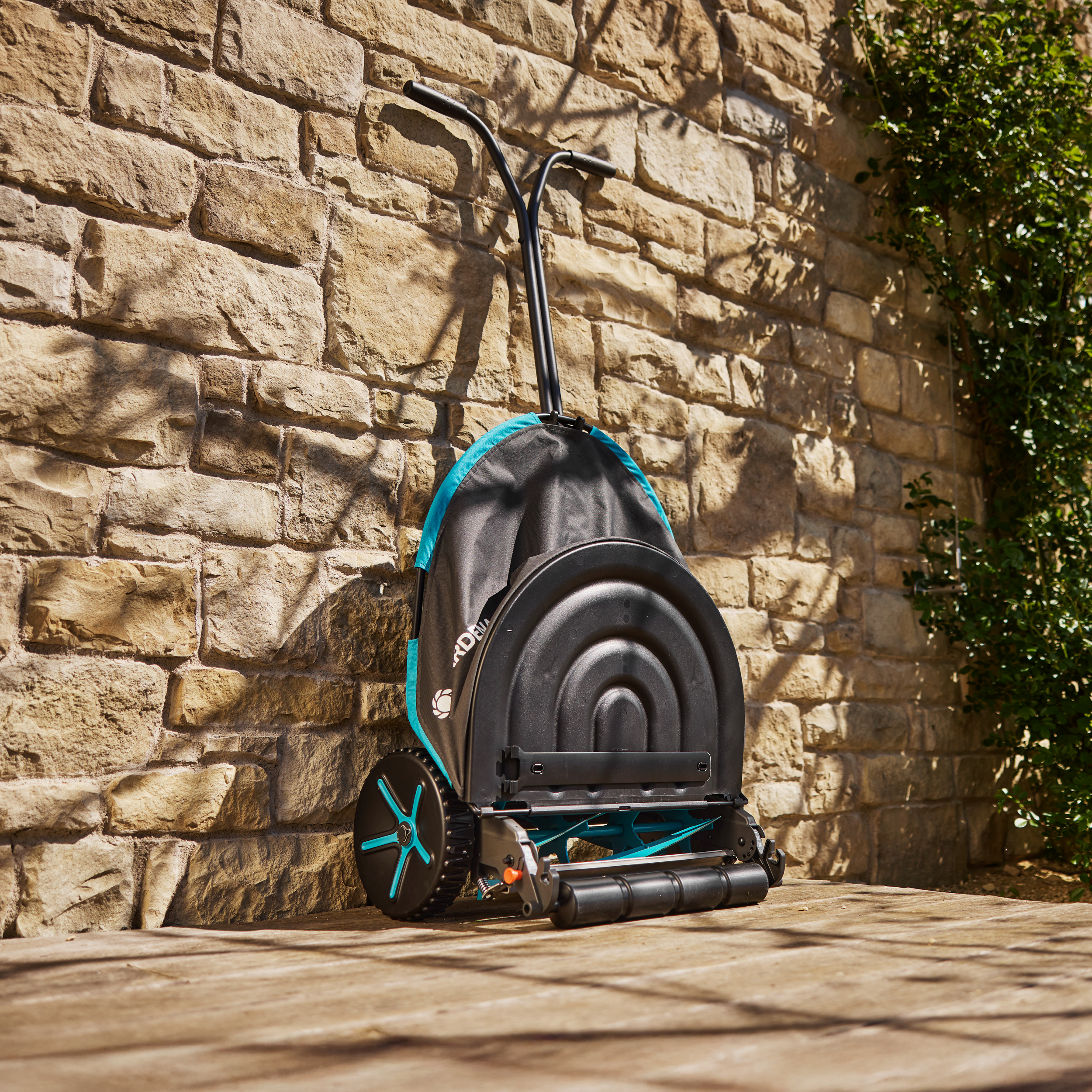 Cestello raccoglierba, Rasaprato a mano elicoidale